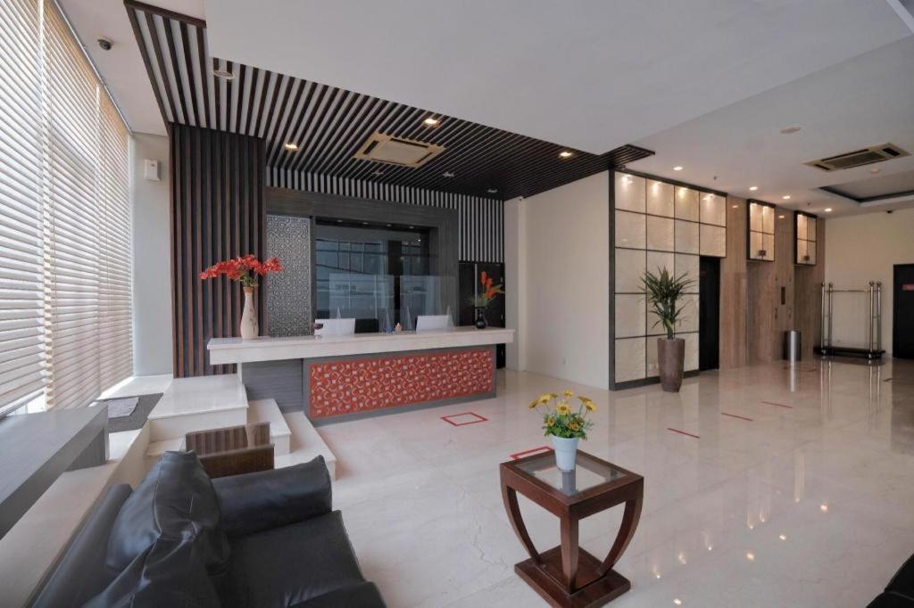 All Nite & Day Hotel Yogyakarta - Gejayan Kültér fotó